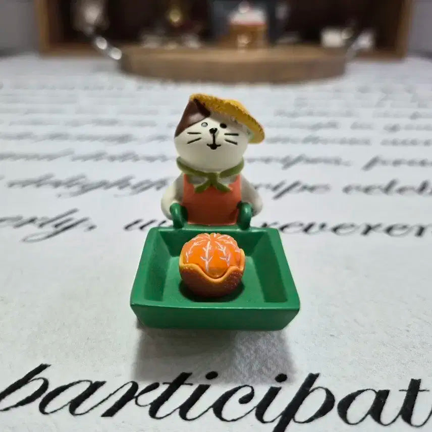 고양이 귤 농부 피규어