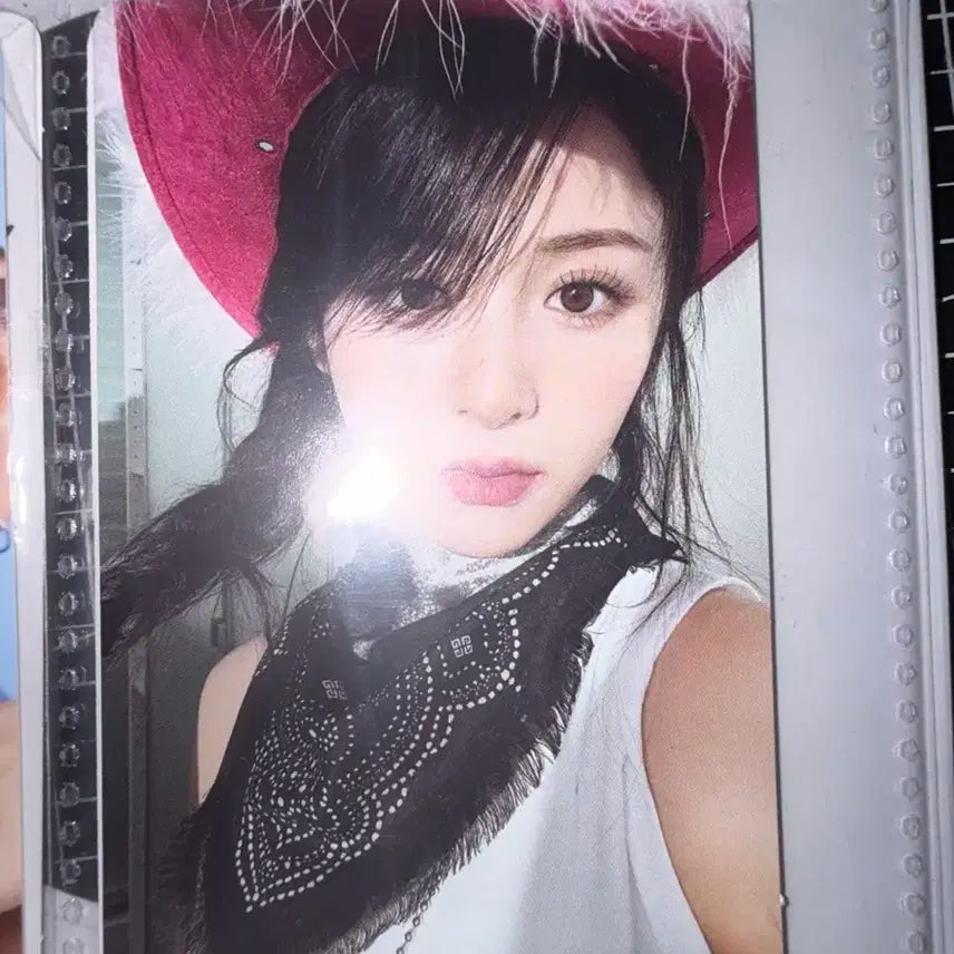 르세라핌 윤진 포카