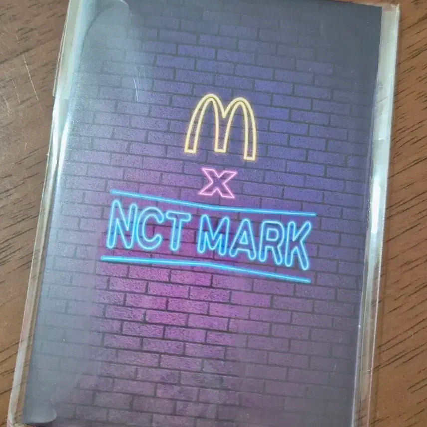 맥도날드 엔시티 NCT 마크 포토카드 포카 미개봉 판매합니다