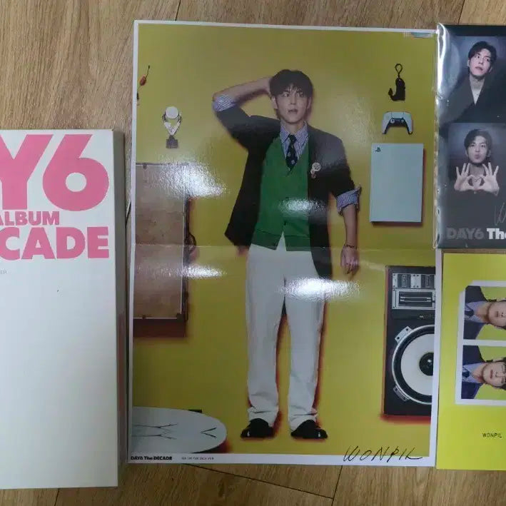 데이식스 데케이드 원필 미니포스터만x(다이스ver,초판o)