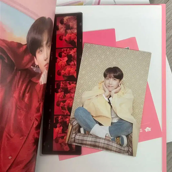 BTS 앨범, 책