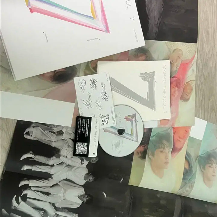 BTS 앨범, 책