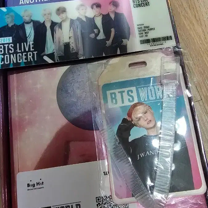 방탄소년단 BTS WORLD 앨범입니다