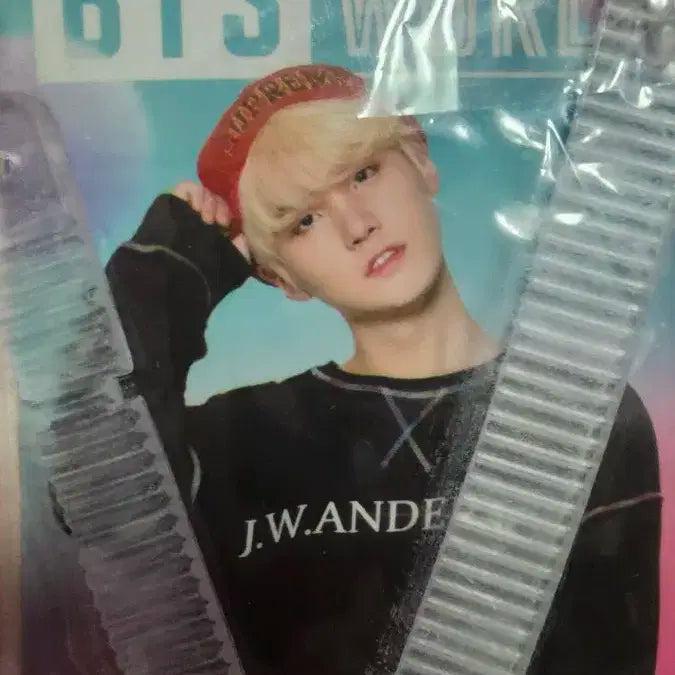 방탄소년단 BTS WORLD 앨범입니다