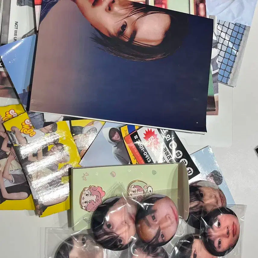 라이즈 포카 비공굿 메가커피 포스터 말랑핀뱃지 개봉앨범