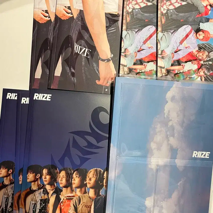 라이즈 포카 비공굿 메가커피 포스터 말랑핀뱃지 개봉앨범