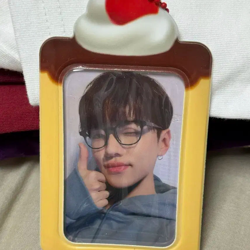 재찬 위드뮤 뿔테 포카