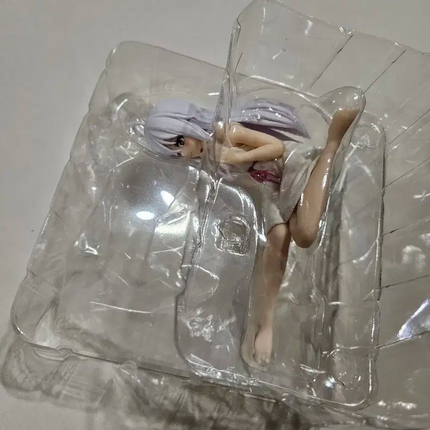 마녀의여행 일레이나 피규어