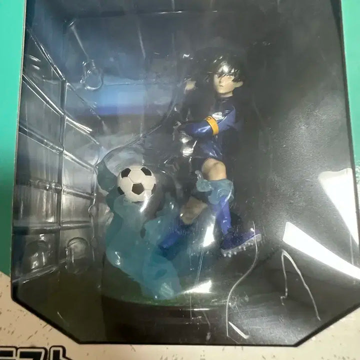 블루록 이토시 린 피규어 메탈릭 ver. 미개봉 급처합니다