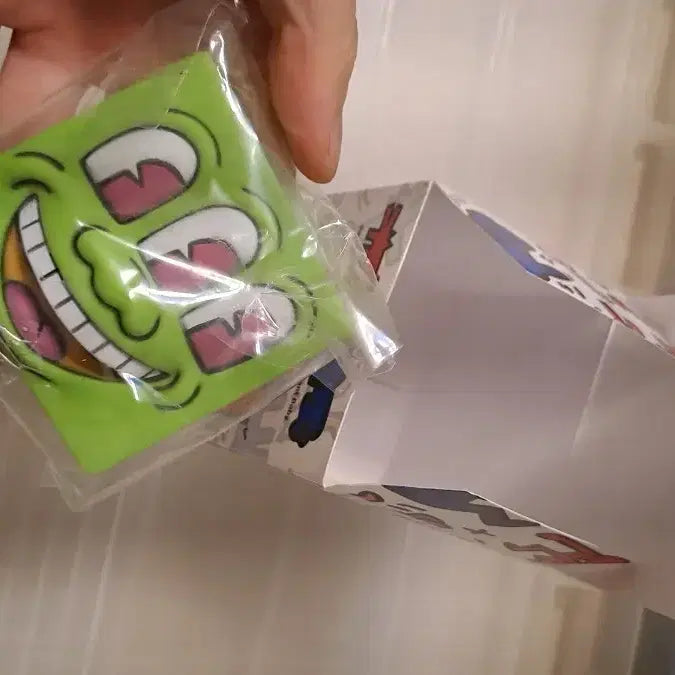 키스해링 피규어