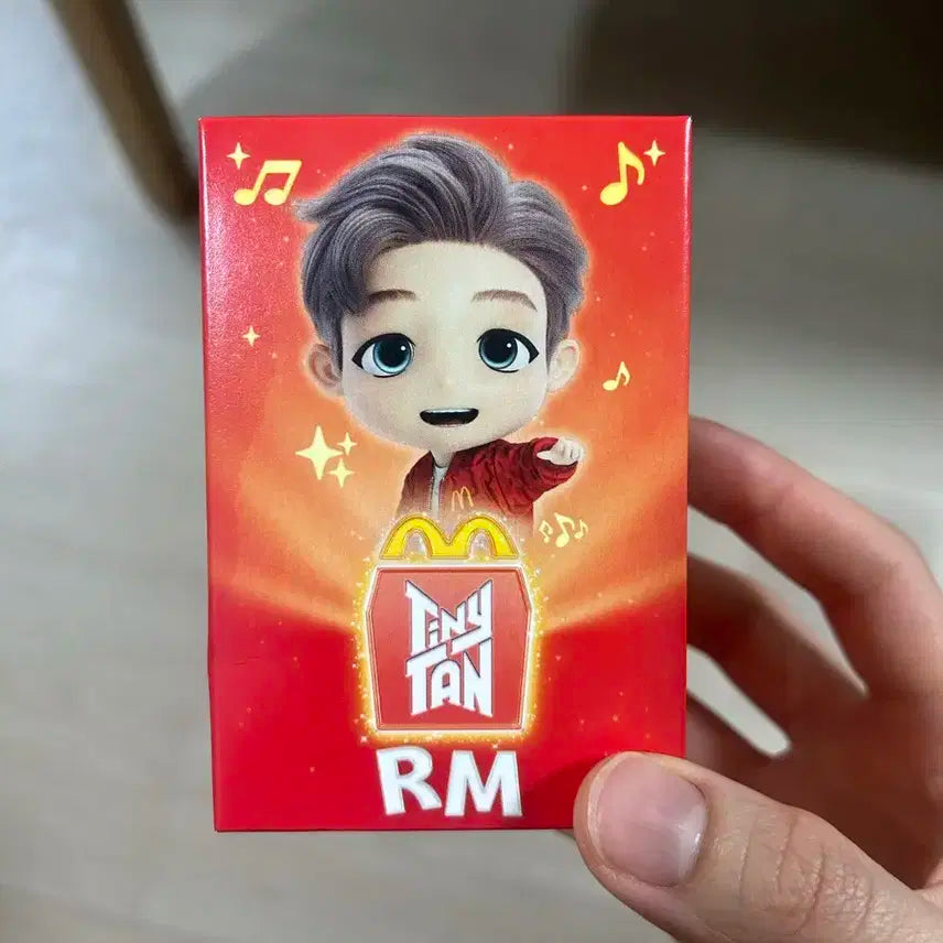 맥도날드 해피밀 TinyTAN RM 피규어