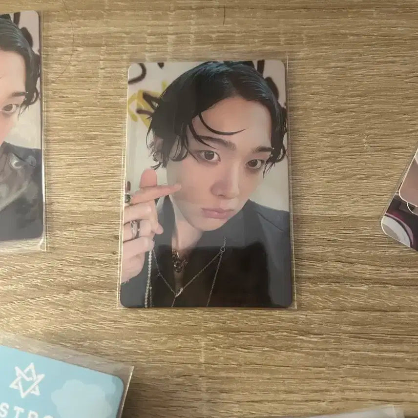 윤산하 포카 팔아요