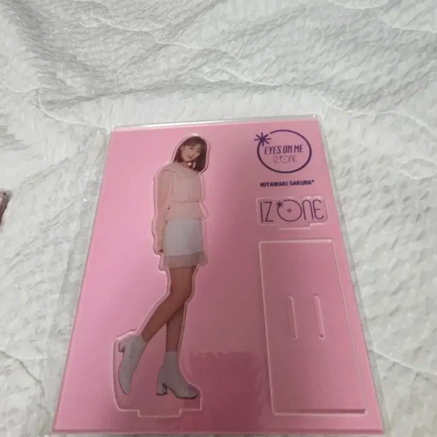 (미개봉)아이즈원 사쿠라 아크릴 스탠드 팝니다