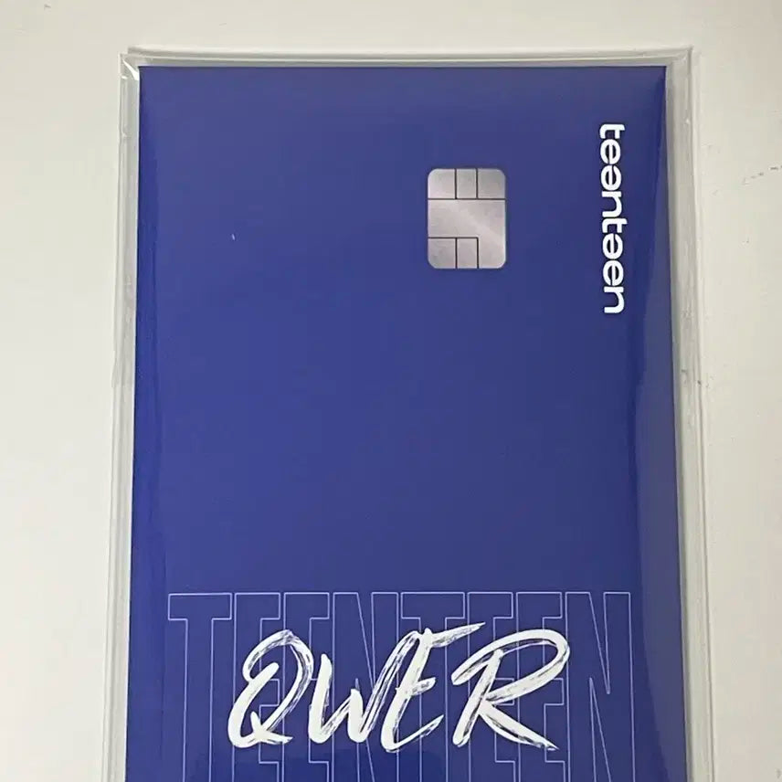 틴틴 QWER 한정판 포토카드 (1차)