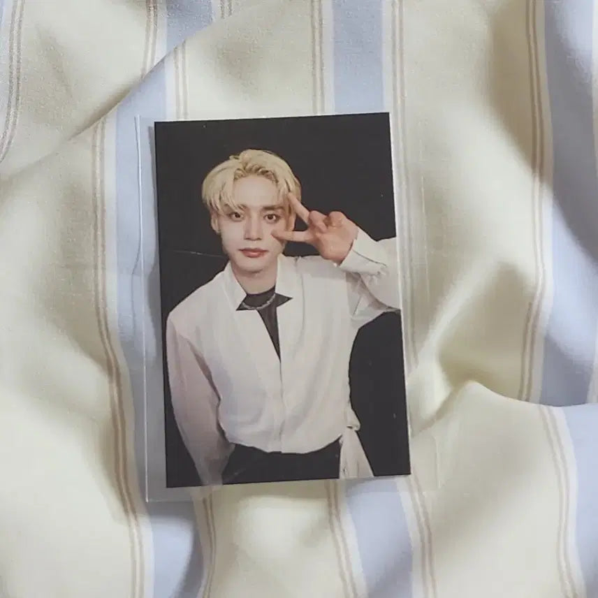 제로베이스원 김지웅 타임리스월드 콘서트 제로즈존 3일차 럭키필름 포카