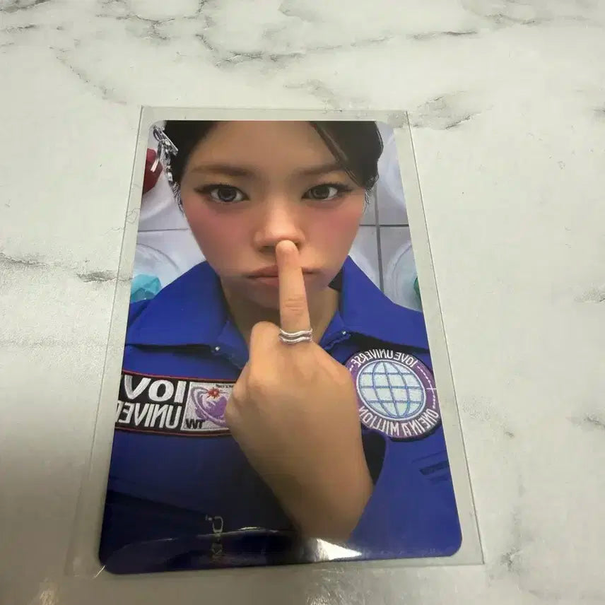 트와이스 10주년 팝업 입장 특전 포카(정연)