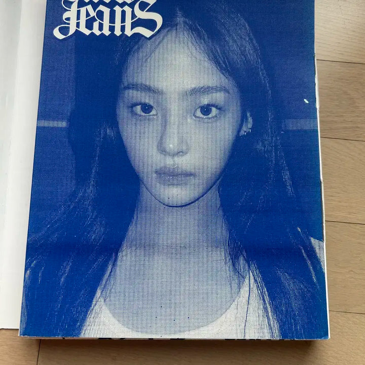 뉴진스 데뷔 앨범 블루북 민지 버전