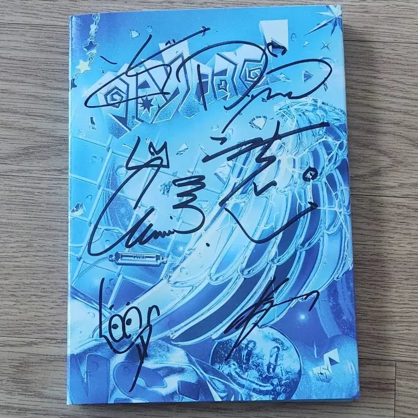 투어스 친필 사인 앨범