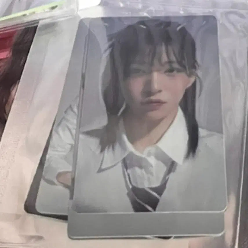 프로미스나인 이채영 모먼티카 3장