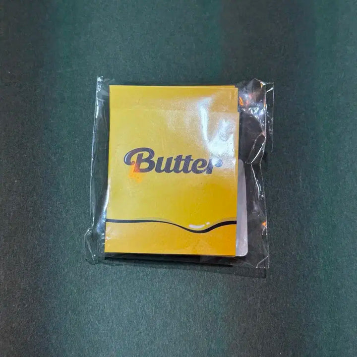 방탄 버터 앨범 + 특전 (메탈뱃지) + 포스터2