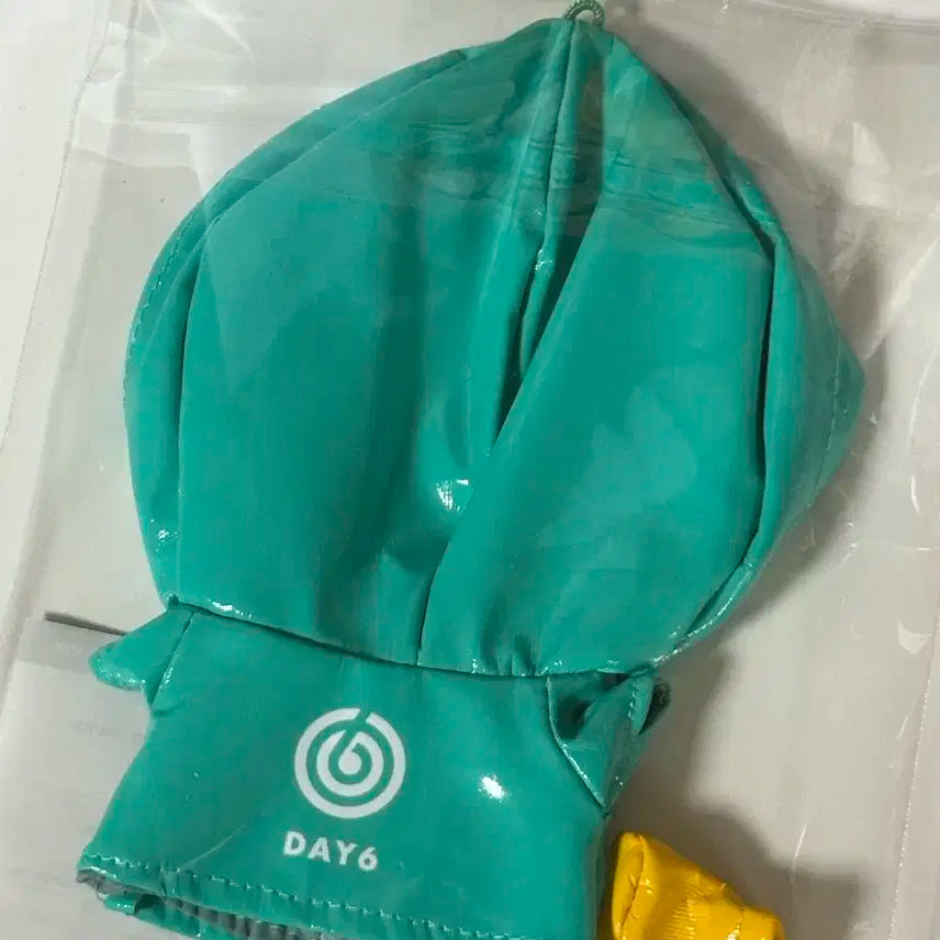 데니멀즈 플러시 아웃핏 우비