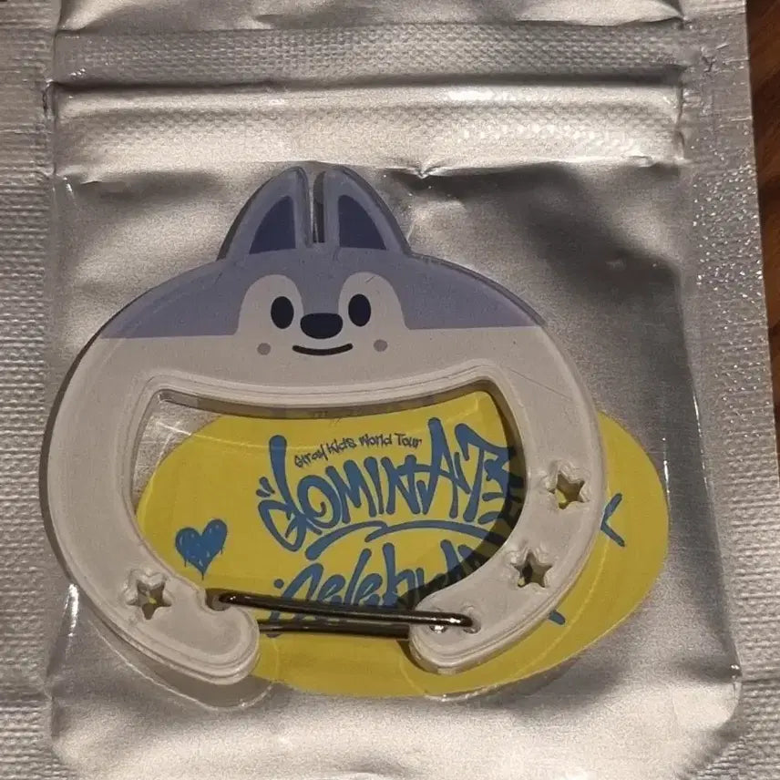 스키주 스키즈 스트레이키즈 울프찬 카라비너