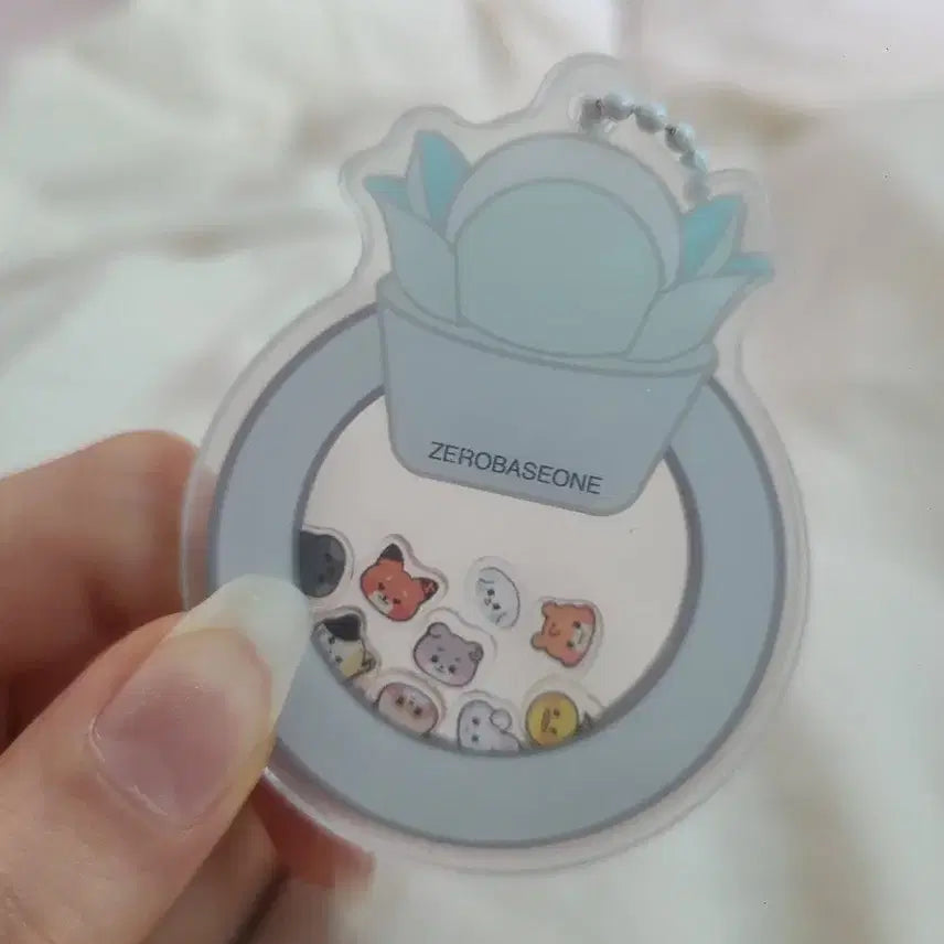 제로베이스원 키링 판매해요