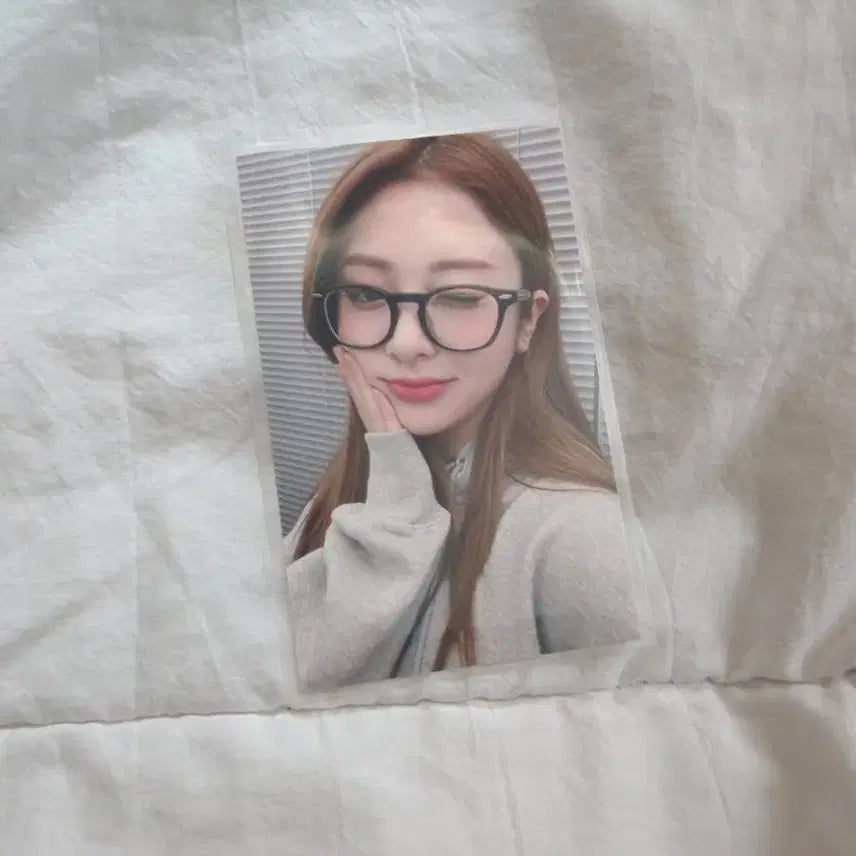 르세라핌 허윤진 ANTIFRAGILE 위버스 JAPAN 럭키드로우