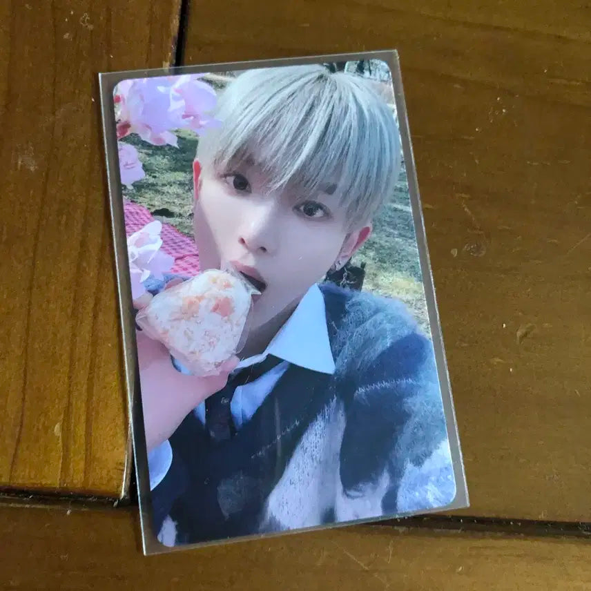 앤팀 하루아 고인블 월랑 럭드 럭키드로우 미공포 포카 양도 판매 분철