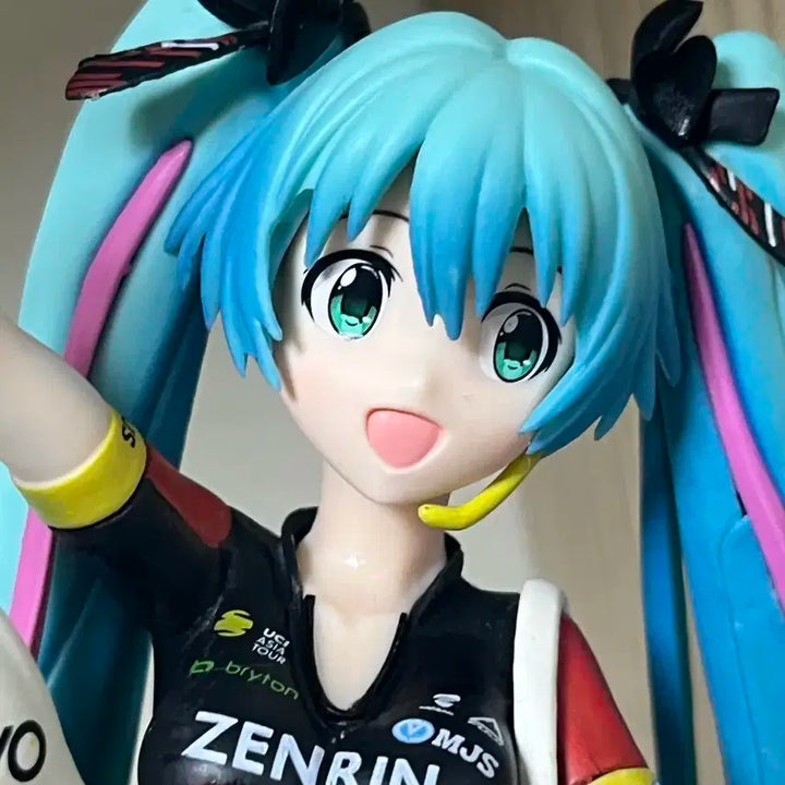 2019 레이싱 하츠네 미쿠 피규어 팝니다