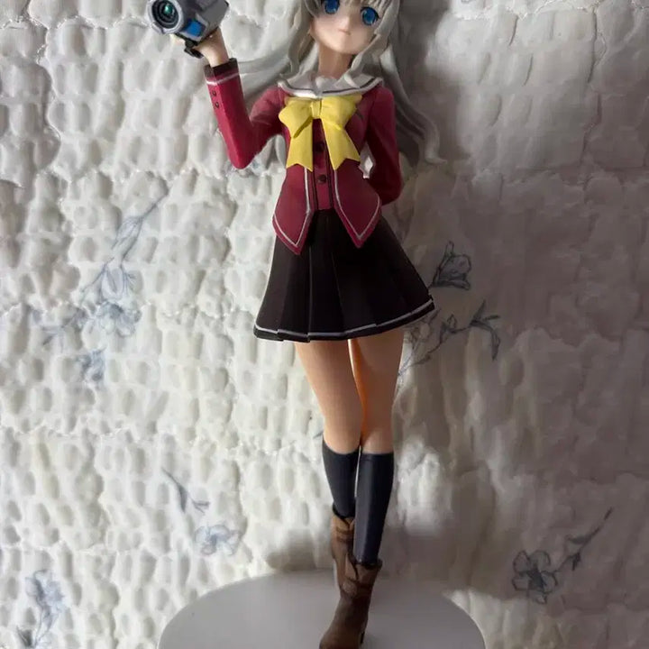 샤를로트 토모리 나오 피규어