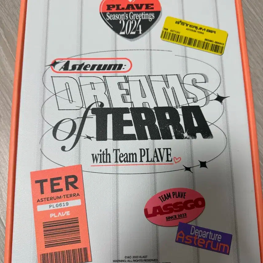 플레이브 2024 시즌 그리팅  시그