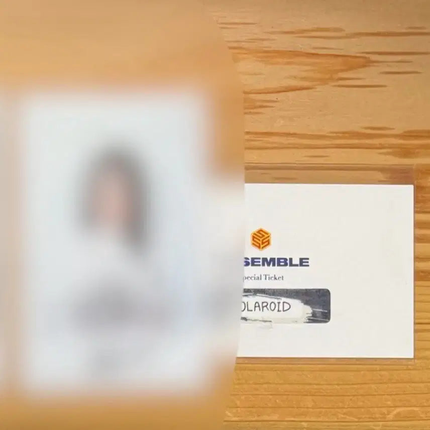 트리플에스 유빈 공유빈 싸인 폴라 폴라로이드 싸폴 미공포 tripleS