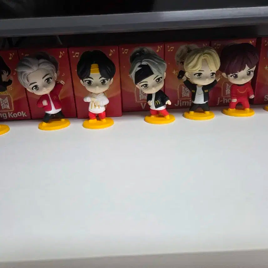 BTS 맥도날드 미니 피규어 풀세트