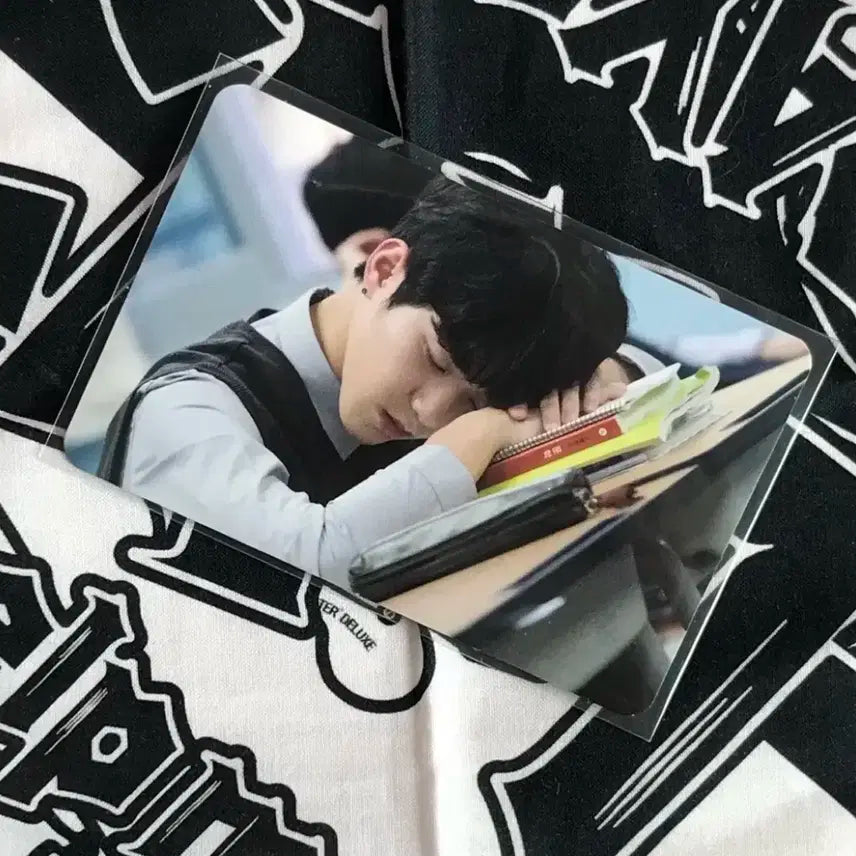 가격제안가능 > 데이식스 도운 에데식 교복 포카 뮵윤