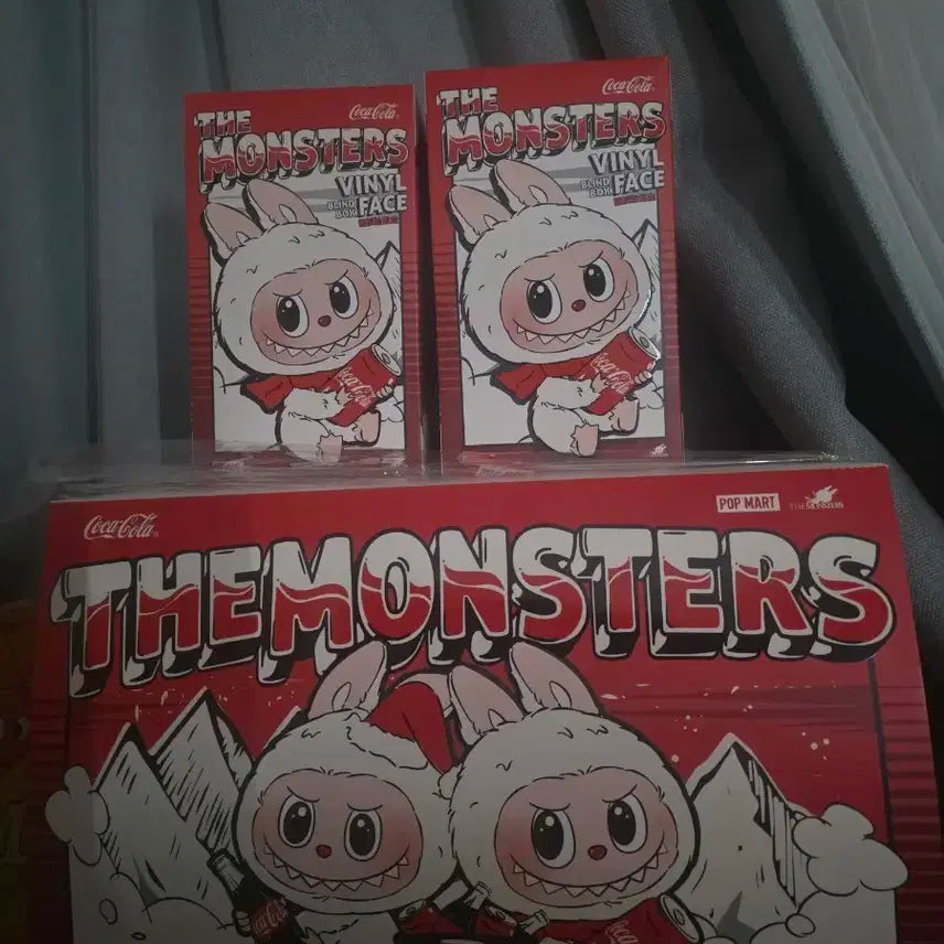 라부부 코카콜라 미개봉 박스 판매합니다.