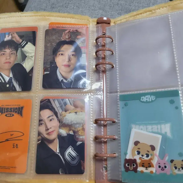 데이식스 포토카드 포함 바인더 돈 팝니다