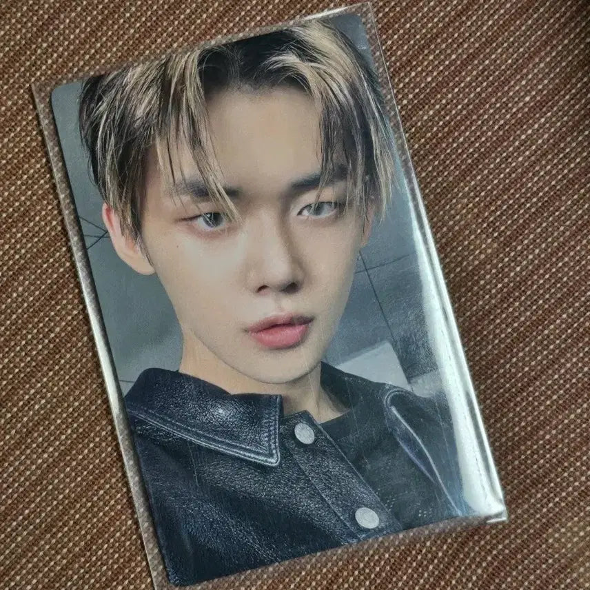 투모로우바이투게더 투바투 일본 제팬 지비지비 연준 재킷 포카