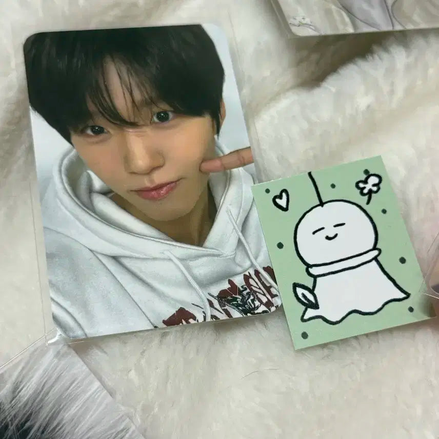 엔시티위시 전시회 재희 포카 및 여름나기 부적