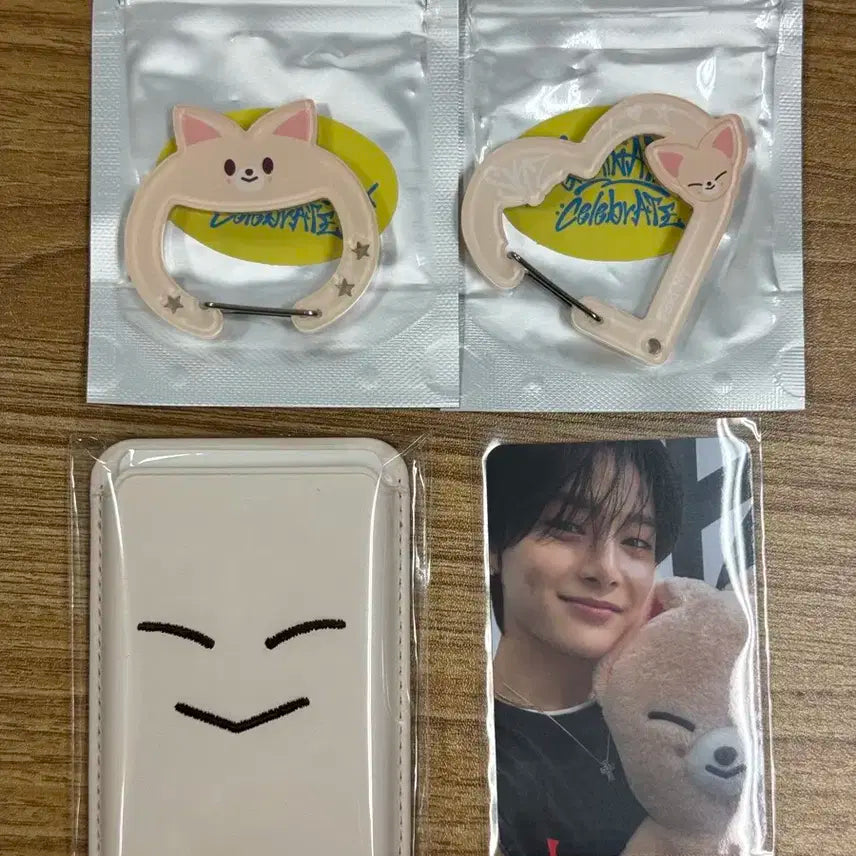 스트레이키즈 스키즈 아이엔 IN 마그네틱 카드지갑+카라비너+럭드세트