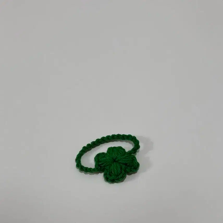 데이식스 데니멀즈 네잎클로버 뜨개