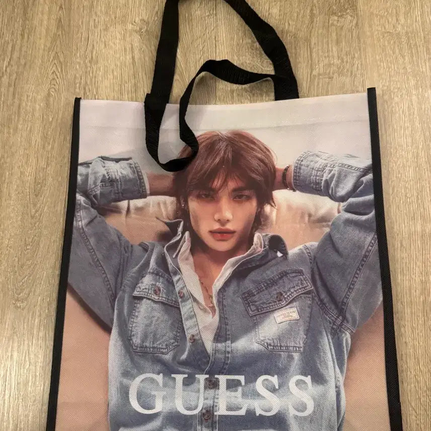 BUNJANG] Stray Kids GUESS Large Tapulin Bag - Hyunjin / 스트레이