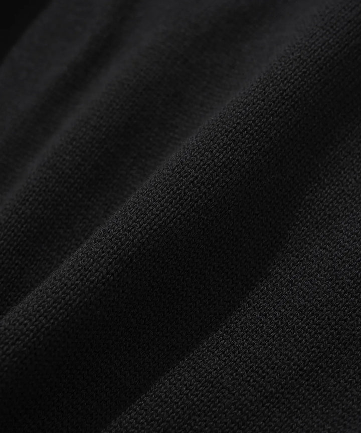 **QWER -Siyeon Let's love donut round knit Black