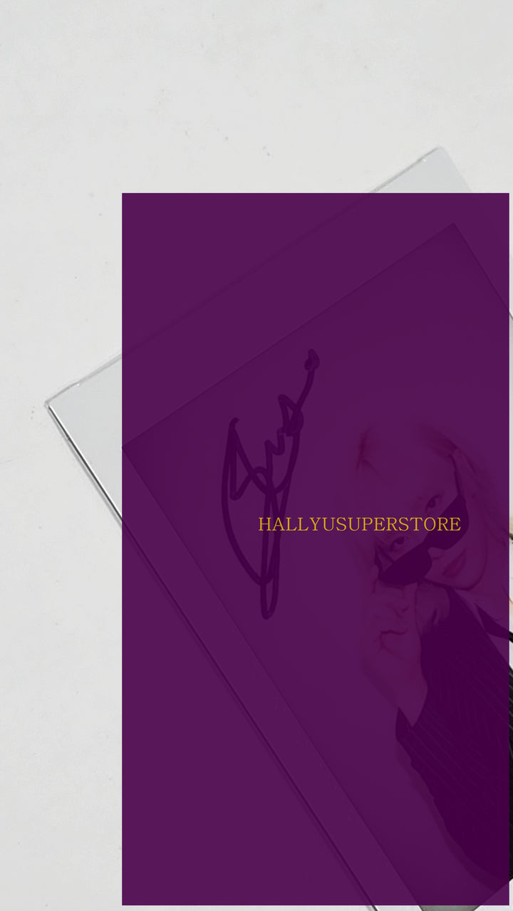 Moon Sua (of billlie) - Hand Autographed(Signed) Polaroid - HALLYUSUPERSTORE