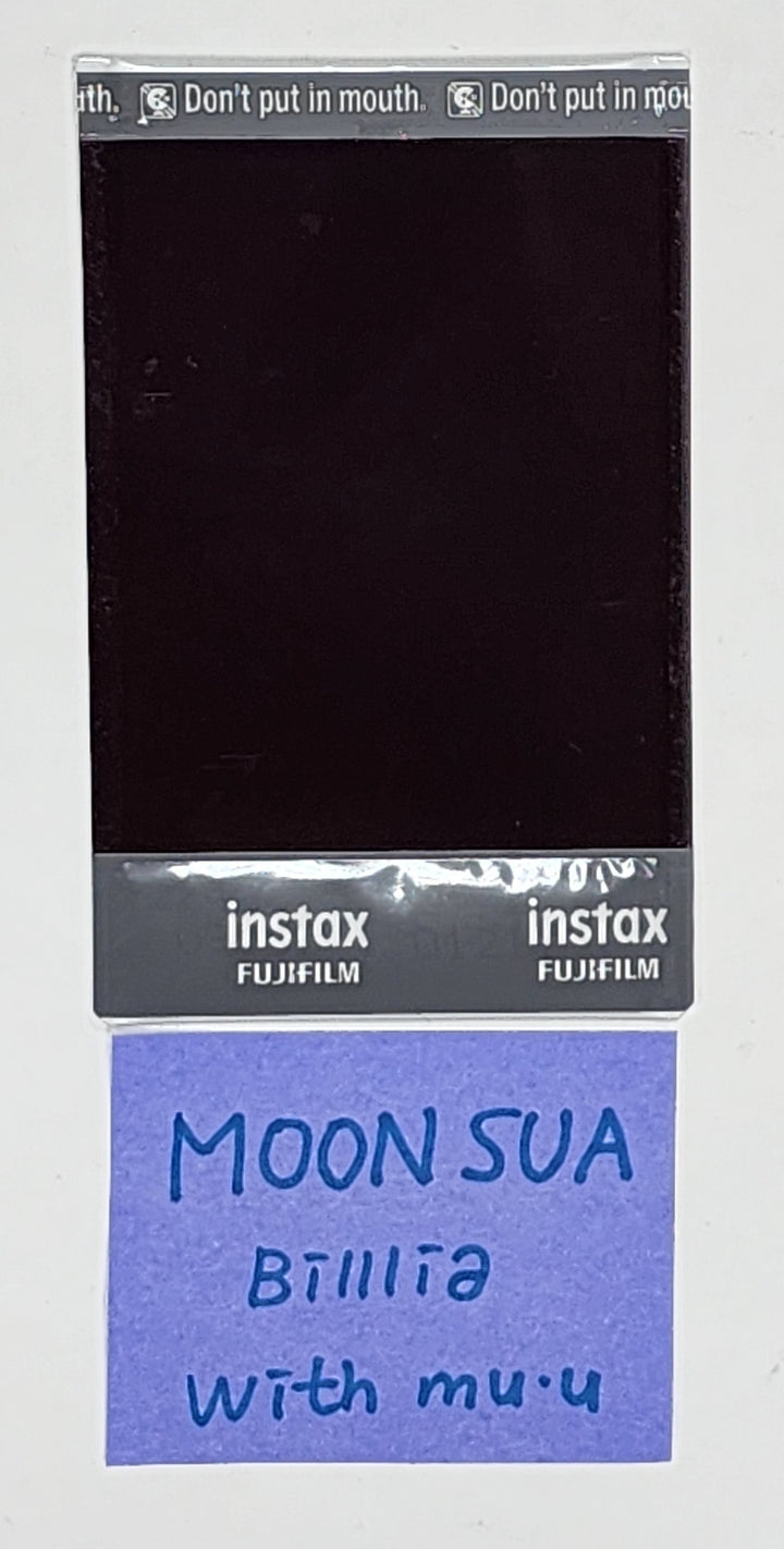 Moon Sua (of billlie) - Hand Autographed(Signed) Polaroid - HALLYUSUPERSTORE