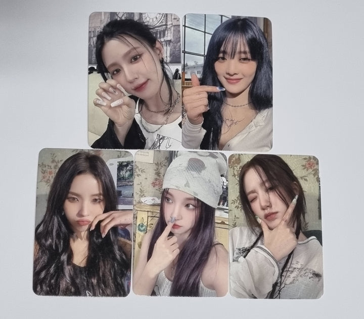 (g) I-DLE "I Feel" - Wonder Wall Fansign Event Photocard - HALLYUSUPERSTORE
