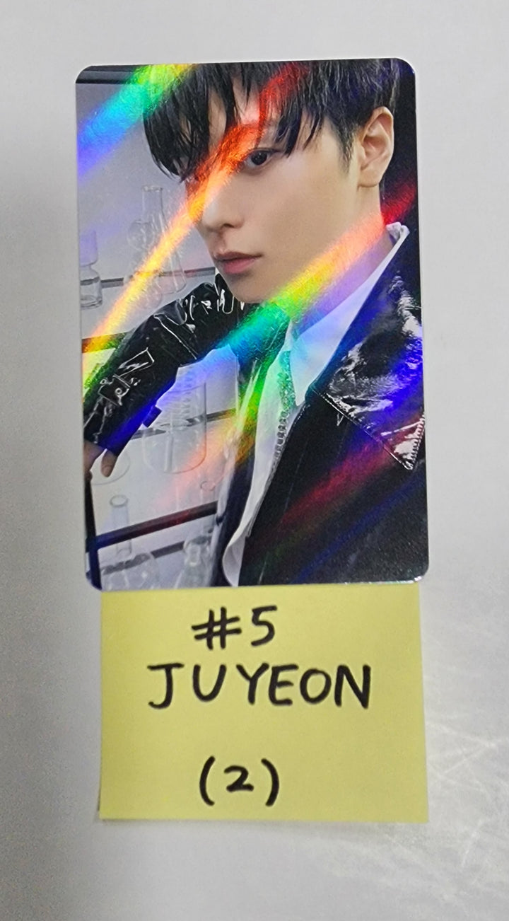 The Boyz "World Tour : Zeneration" - 2023 Concert Official Trading Photocard (1) - HALLYUSUPERSTORE