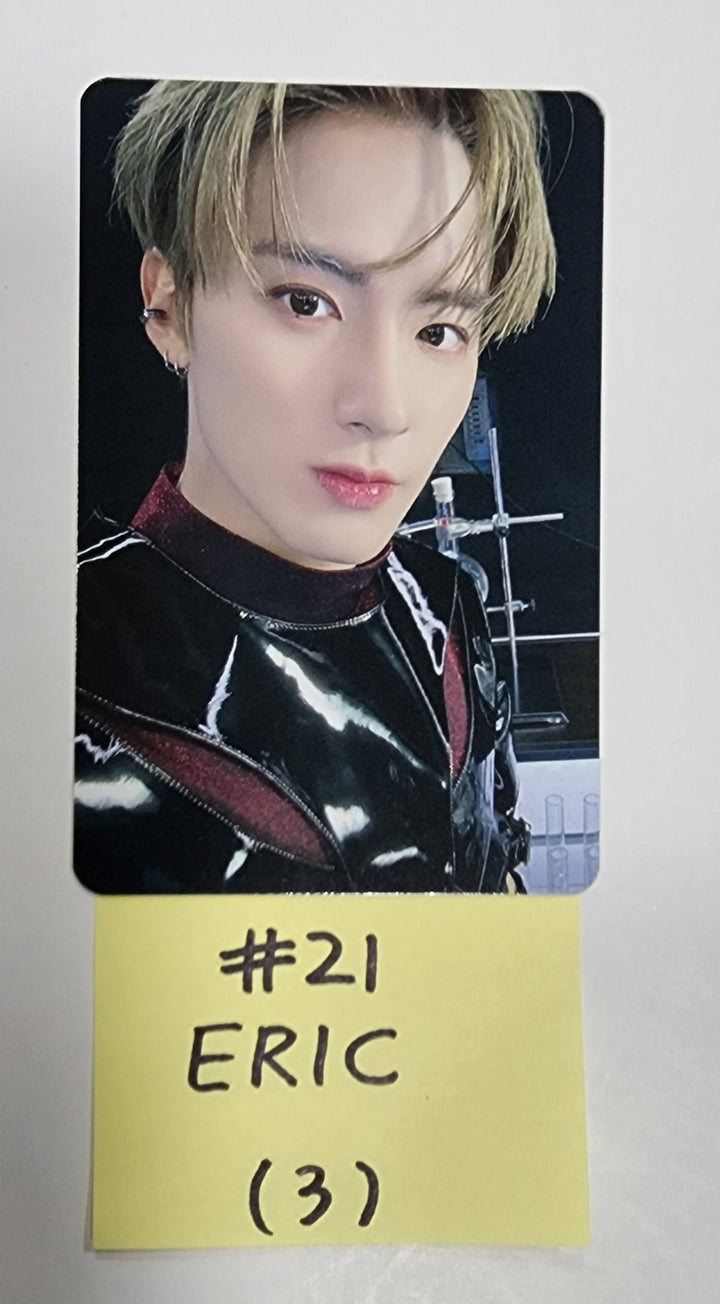 The Boyz "World Tour : Zeneration" - 2023 Concert Official Trading Photocard (1) - HALLYUSUPERSTORE