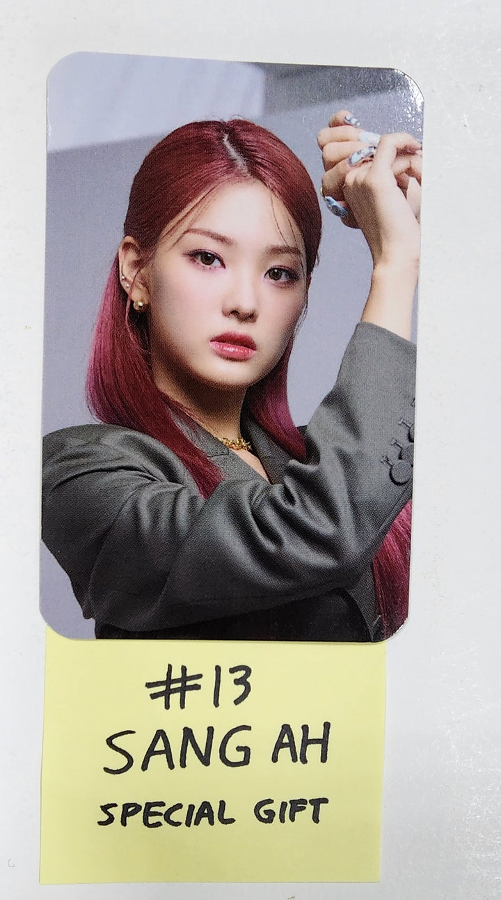 QUEENDOM PUZZLE - POP-UP Store Official Soundwave MD Special Gift Event Photocard - HALLYUSUPERSTORE