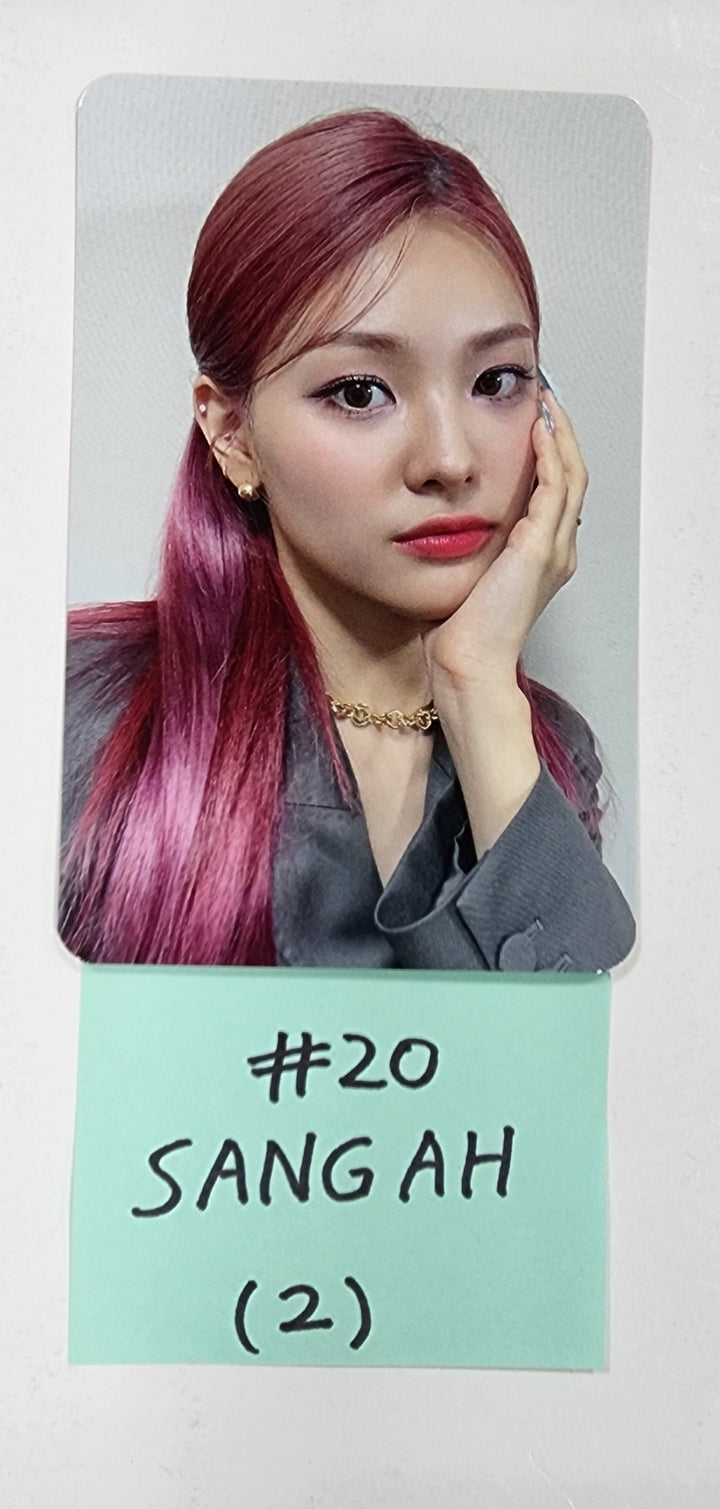 QUEENDOM PUZZLE - POP-UP Store Official Random Photocard - HALLYUSUPERSTORE